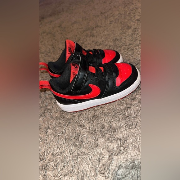 Nike’s - Picture 3 of 6